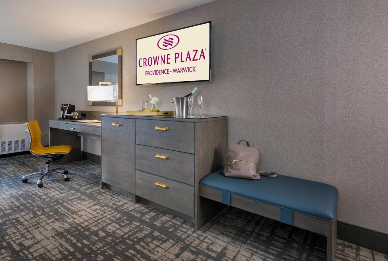 Crowne Plaza Providence-Warwick Hotel Exterior photo