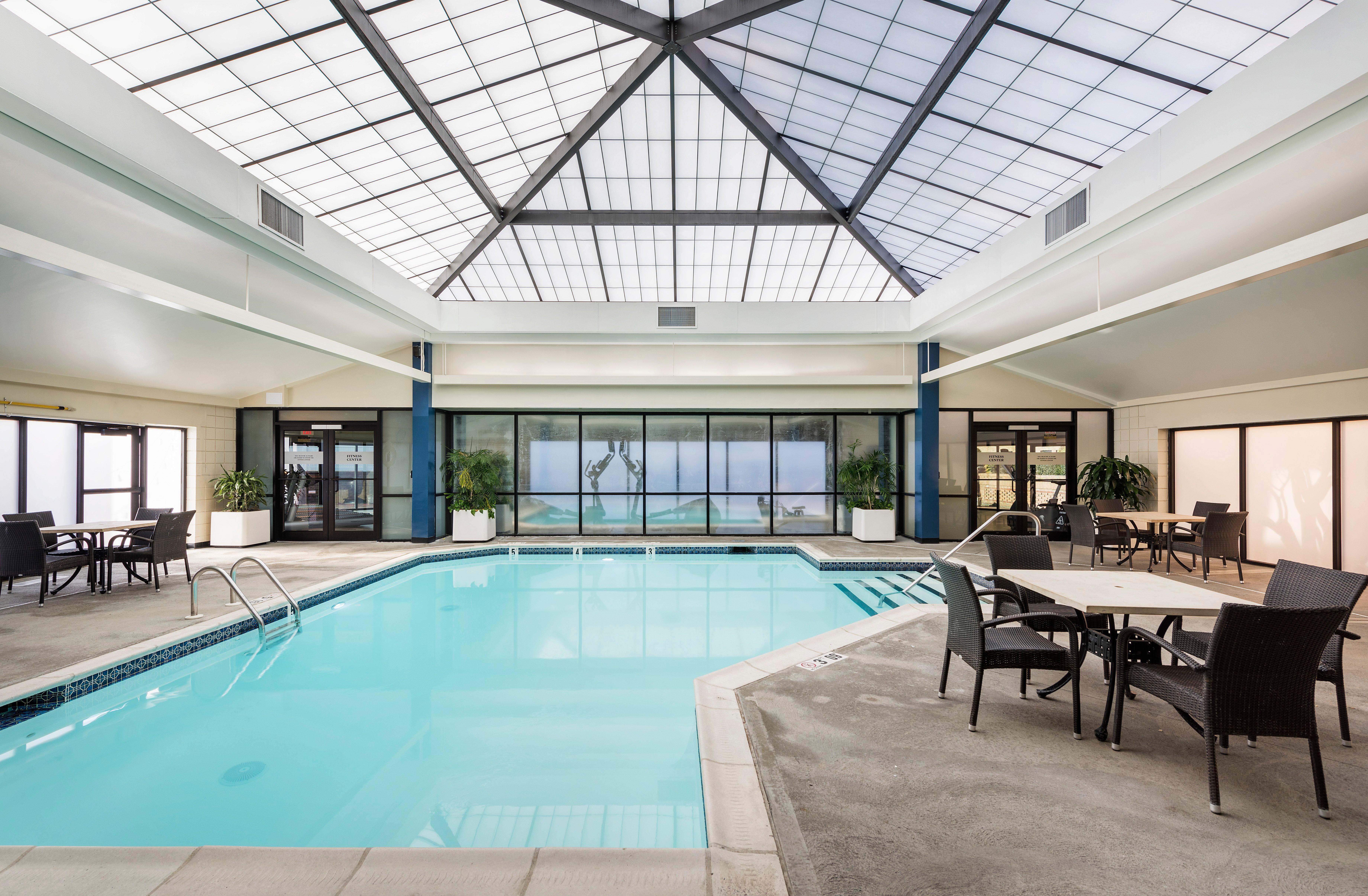 Crowne Plaza Providence-Warwick Hotel Exterior photo