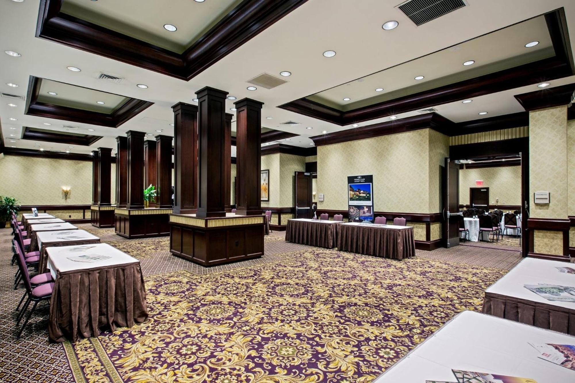 Crowne Plaza Providence-Warwick Hotel Exterior photo